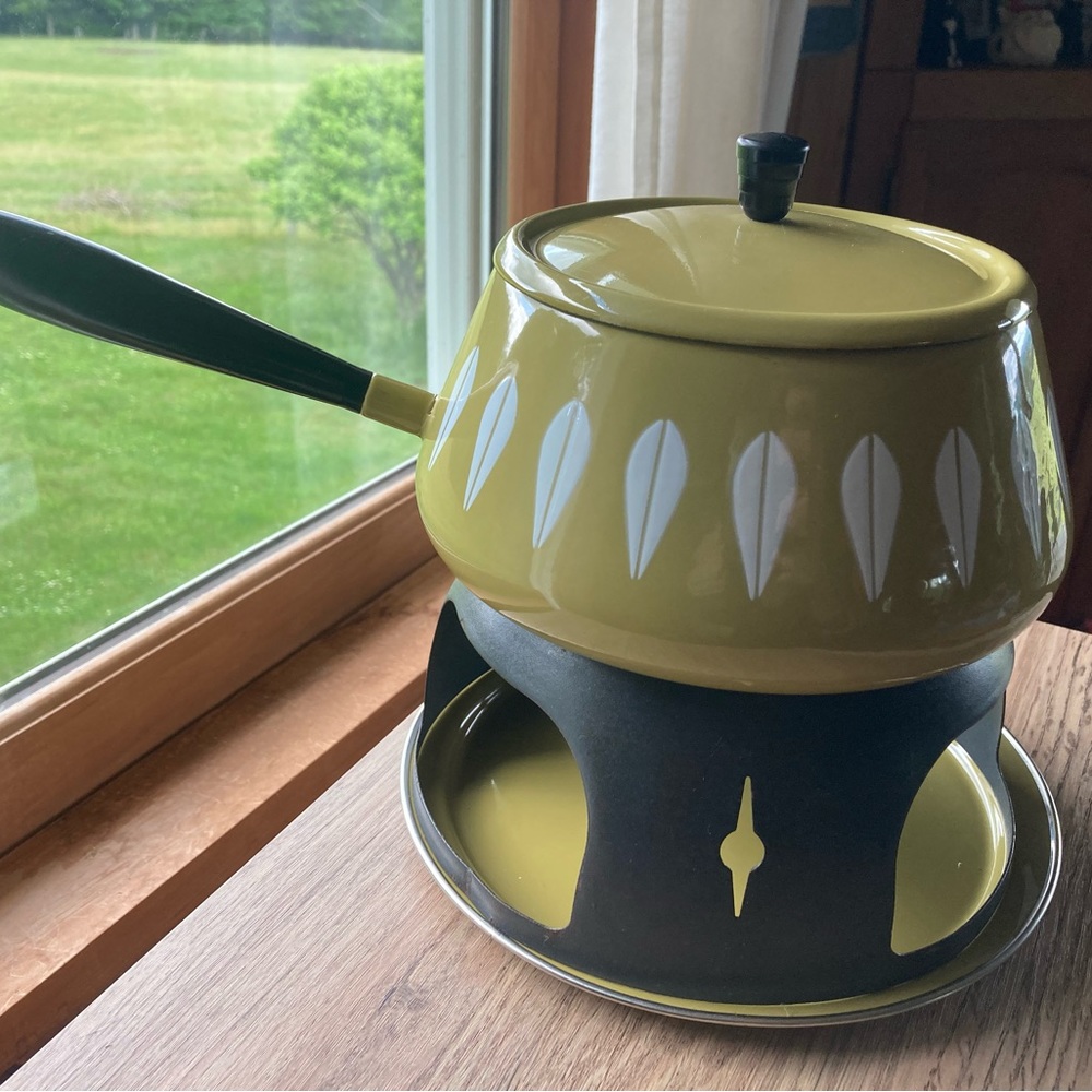 Vintage Catherine Holm lotus design fondue pot